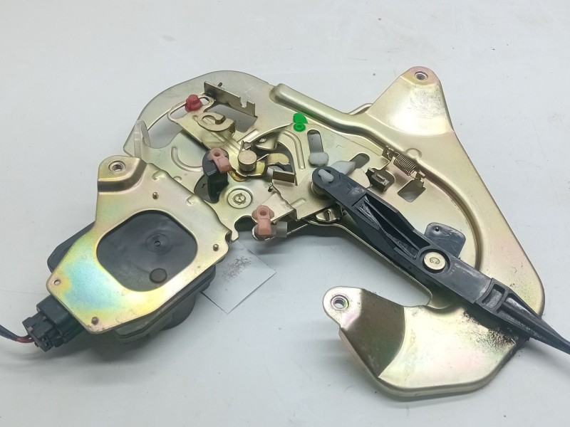 Recambio de cerradura puerta trasera izquierda para kia carnival ii (gq) 2.9 crdi referencia OEM IAM   