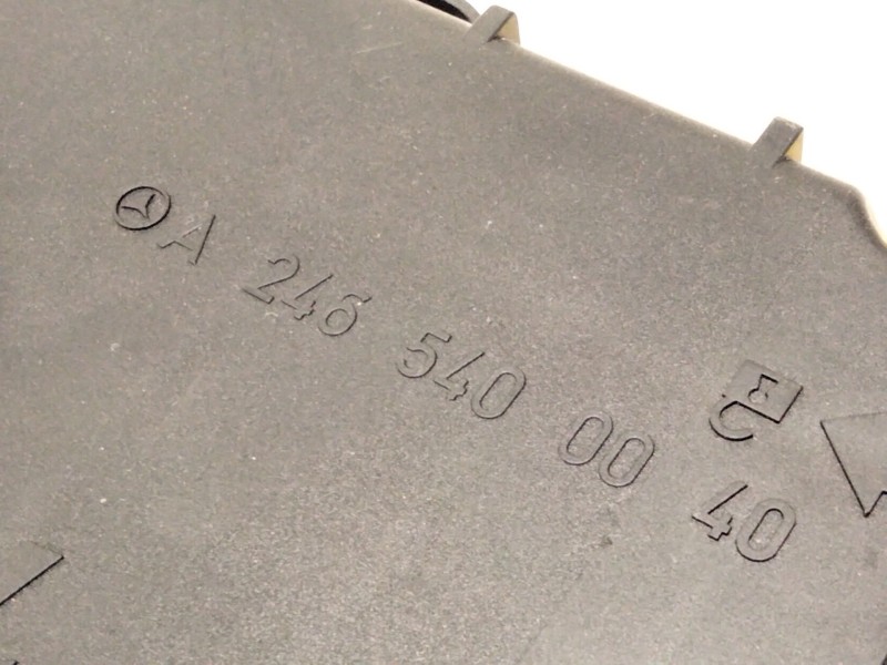 Recambio de caja reles / fusibles para mercedes-benz cla coupé (c117) cla 220 cdi / d (117.303) referencia OEM IAM A2465400040  