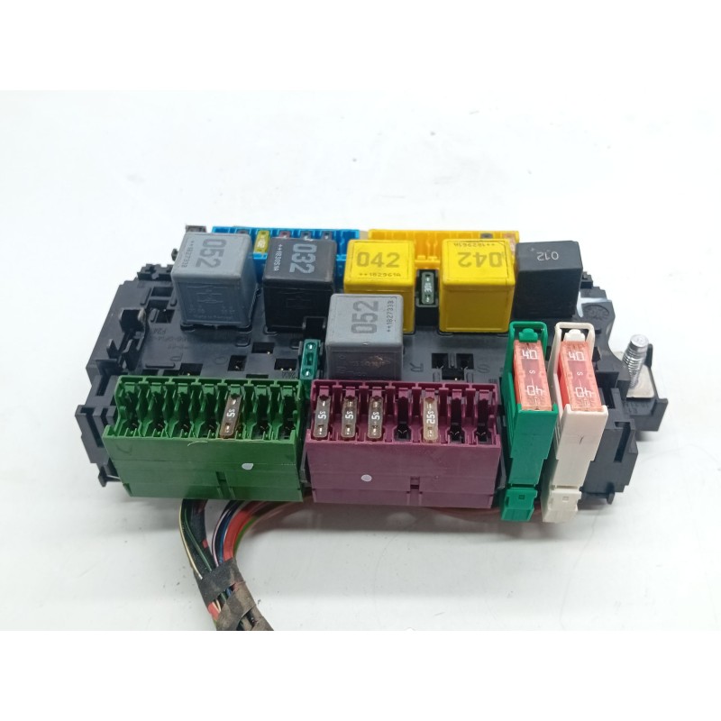 Recambio de caja fusibles para mercedes-benz vito furgón (w447) 111 cdi (447.601, 447.603, 447.605) referencia OEM IAM A24690671