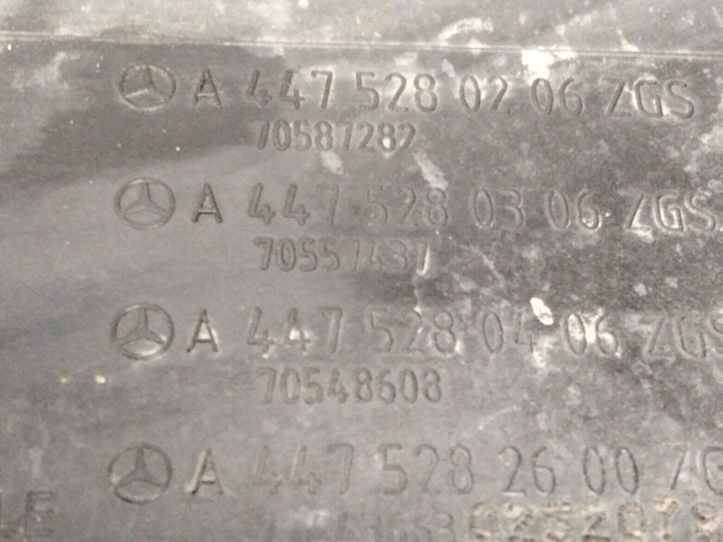 Recambio de caja filtro de aire para mercedes-benz vito furgón (w447) 111 cdi (447.601, 447.603, 447.605) referencia OEM IAM A44