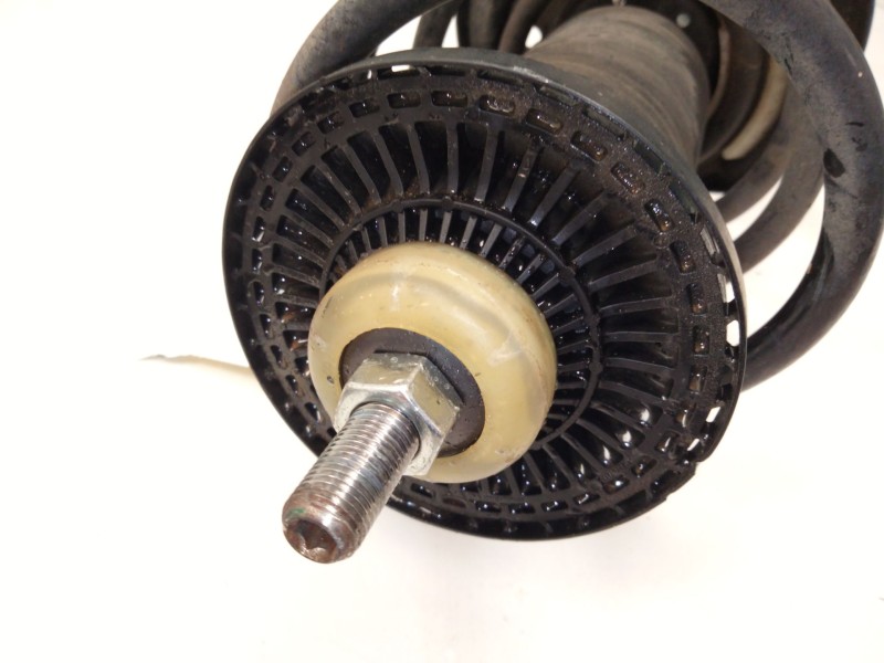 Recambio de amortiguador delantero derecho para renault clio v (b7_) 1.5 blue dci 100 (b7ad) referencia OEM IAM 543023135R  