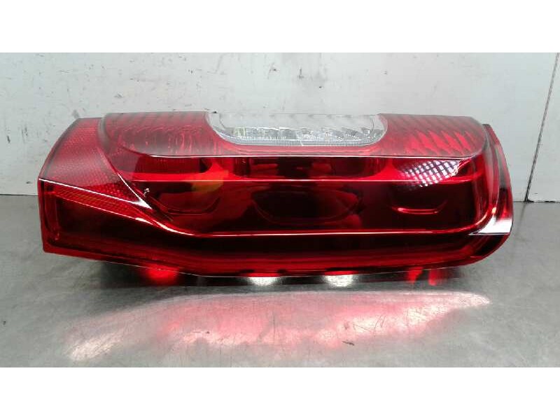 Recambio de piloto trasero derecho para peugeot bipper referencia OEM IAM 9972212351  