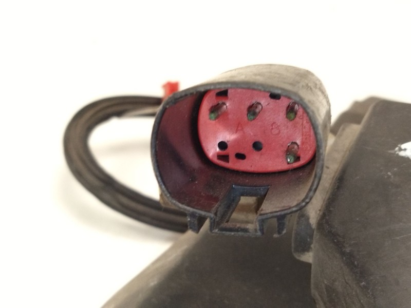 Recambio de cerradura puerta delantera derecha para ford escort berlina/turnier ghia berlina referencia OEM IAM 95AG-A219A64-5A 