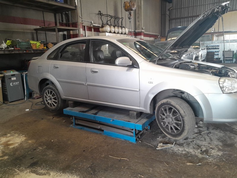 daewoo nubira sedán (j200) del año 2003