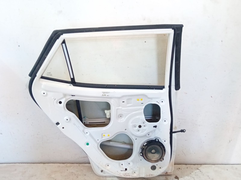 Recambio de puerta trasera izquierda para kia stonic (yb) 1.2 cvvt referencia OEM IAM   