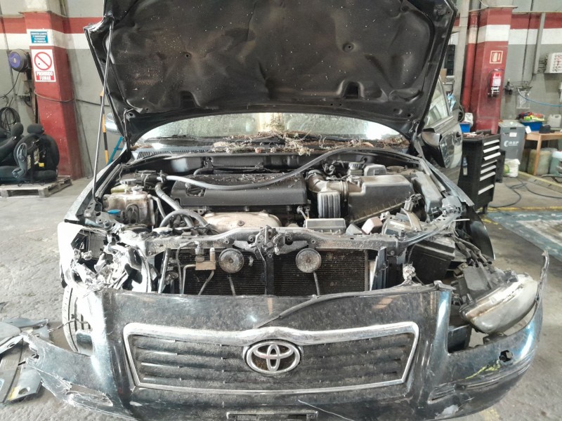 toyota avensis (_t25_) del año 2006