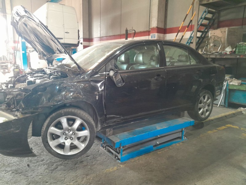 toyota avensis (_t25_) del año 2006