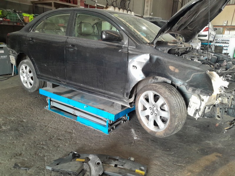 toyota avensis (_t25_) del año 2006