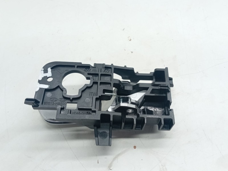 Recambio de maneta interior trasera izquierda para kia stonic (yb) 1.2 cvvt referencia OEM IAM 83613H8500  