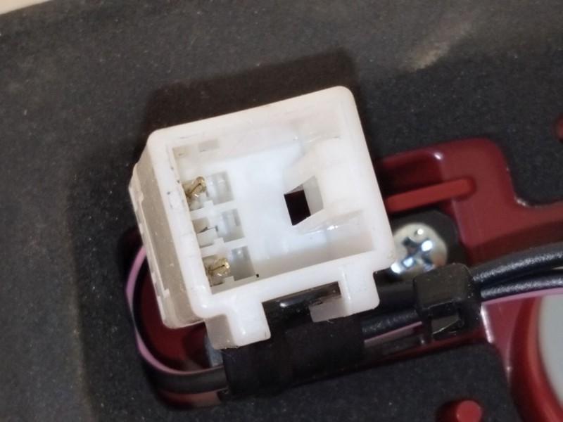 Recambio de piloto trasero izquierdo porton para kia stonic (yb) 1.2 cvvt referencia OEM IAM 92403H8400  