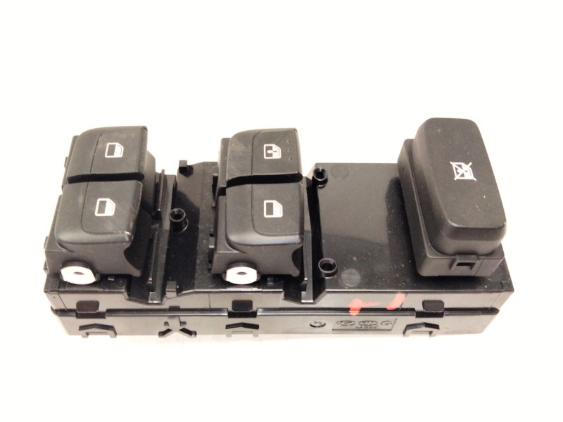 Recambio de mando elevalunas delantero izquierdo para kia stonic (yb) 1.2 cvvt referencia OEM IAM 93570H8100  