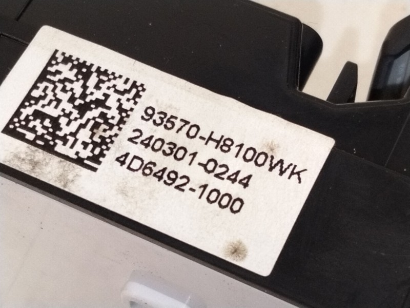 Recambio de mando elevalunas delantero izquierdo para kia stonic (yb) 1.2 cvvt referencia OEM IAM 93570H8100  