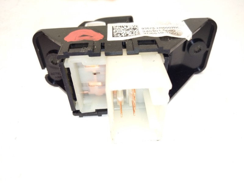 Recambio de mando elevalunas delantero derecho para kia stonic (yb) 1.2 cvvt referencia OEM IAM 4D65101000  