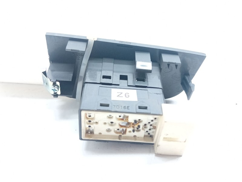 Recambio de mando elevalunas trasero derecho para chevrolet epica (kl1_) 2.0 d referencia OEM IAM   