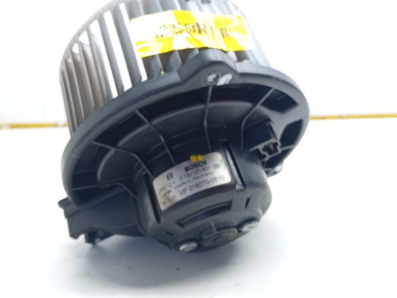 Recambio de motor calefaccion para toyota avensis (_t25_) 2.0 (azt250_) referencia OEM IAM 0160700610  