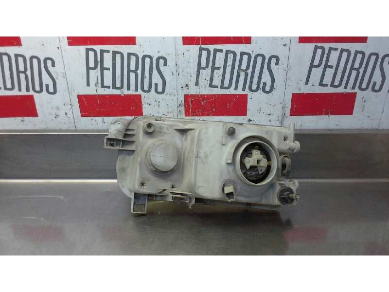 Recambio de faro derecho para nissan serena (c23m) 2.3 invitation d referencia OEM IAM 260108C006  