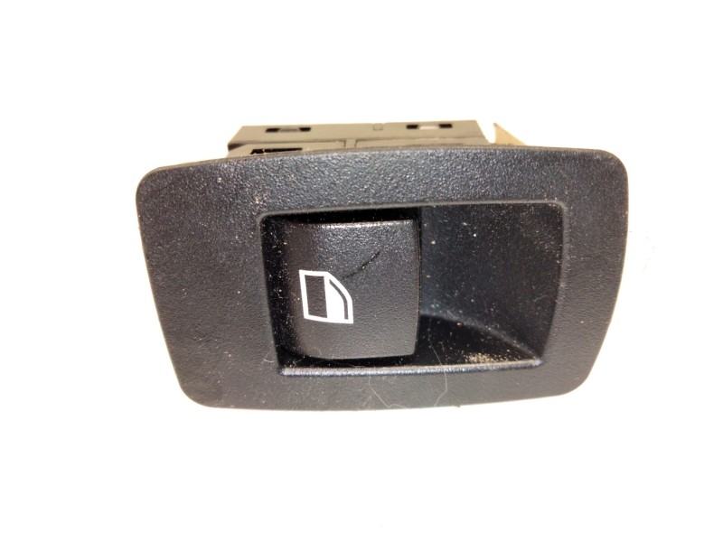 Recambio de mando elevalunas trasero derecho para bmw 3 (f30, f80) 318 d referencia OEM IAM 9208106  