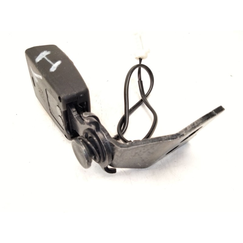 Recambio de enganche cinturon trasero izquierdo para peugeot 308 ii (lb_, lp_, lw_, lh_, l3_) 1.2 thp 130 referencia OEM IAM 980