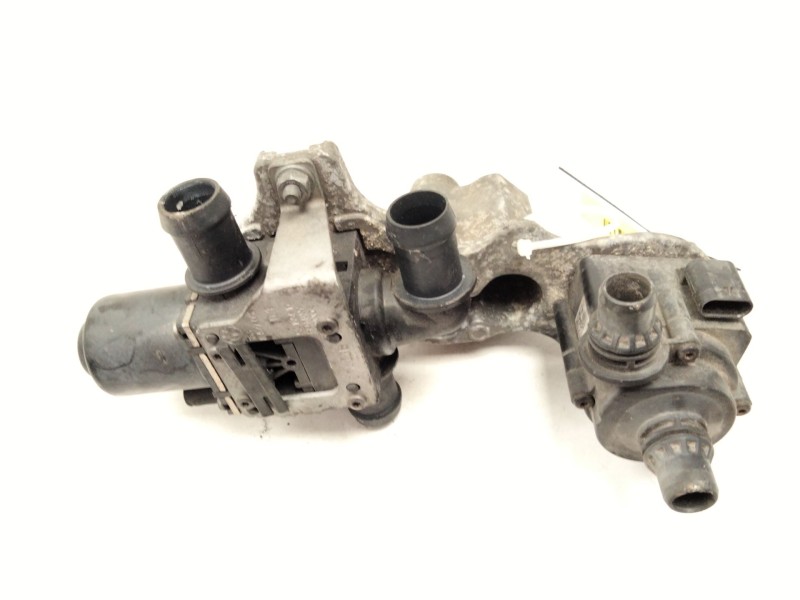 Recambio de motor electrico de agua para bmw serie 5 lim. (f10) 520d referencia OEM IAM 8511748  
