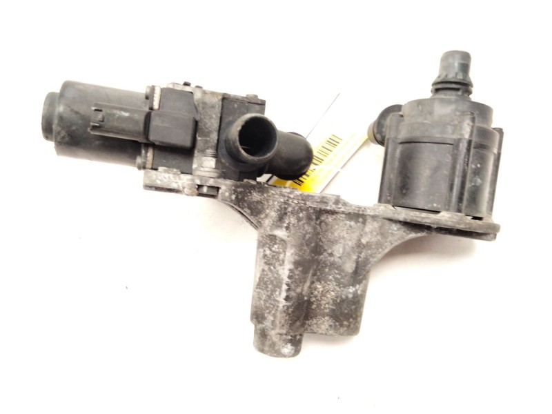 Recambio de motor electrico de agua para bmw serie 5 lim. (f10) 520d referencia OEM IAM 8511748  