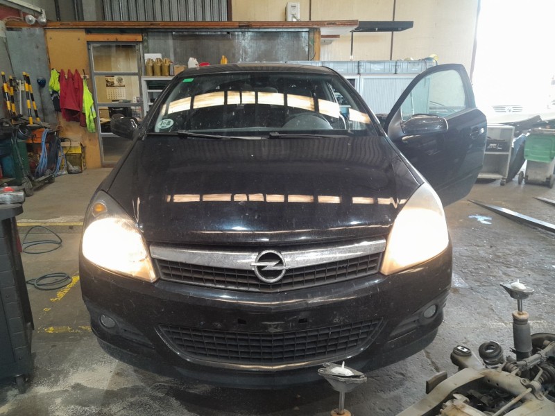 opel astra h gtc (a04) del año 2007