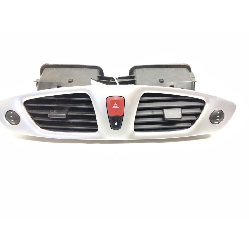 Recambio de aireador central para renault grand scénic iii (jz0/1_) 1.9 dci referencia OEM IAM 682600031R  