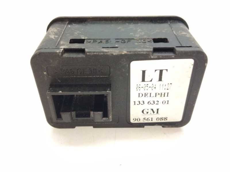 Recambio de mando elevalunas delantero izquierdo para opel zafira a monospace (t98) 2.0 dti 16v (f75) referencia OEM IAM 1336320