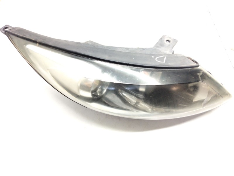 Recambio de faro derecho para kia sportage iii (sl) 1.7 crdi referencia OEM IAM 921023U250  