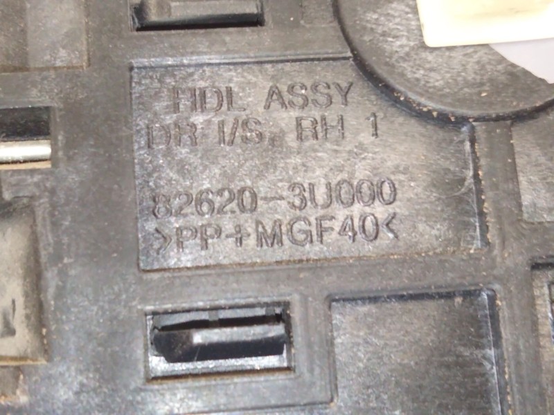 Recambio de maneta interior delantera derecha para kia sportage iii (sl) 1.7 crdi referencia OEM IAM 826203U000  