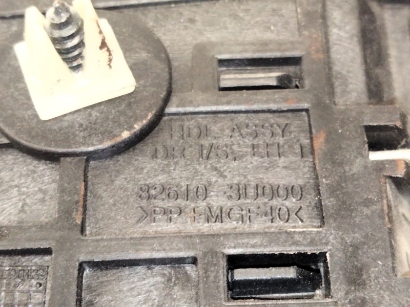 Recambio de maneta interior delantera izquierda para kia sportage iii (sl) 1.7 crdi referencia OEM IAM 826103U000  