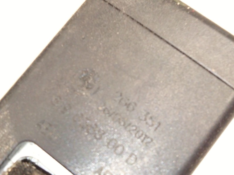 Recambio de enganche cinturon trasero derecho para bmw 3 (f30, f80) 318 d referencia OEM IAM 7266351  