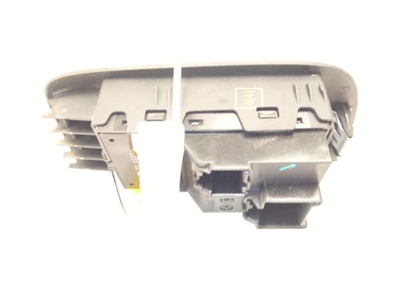 Recambio de mando elevalunas delantero derecho para opel zafira tourer c (p12) 2.0 biturbo cdti (75) referencia OEM IAM 13301886