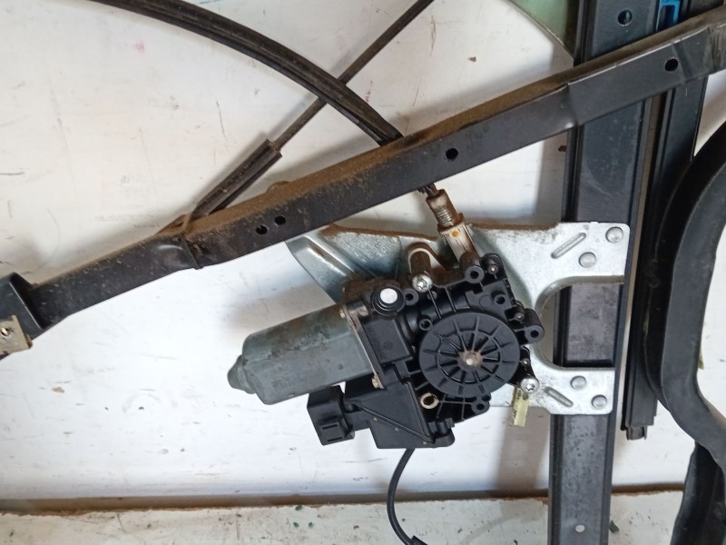 Recambio de elevalunas delantero izquierdo para audi a3 (8l1) 1.6 referencia OEM IAM 8L3337753A  