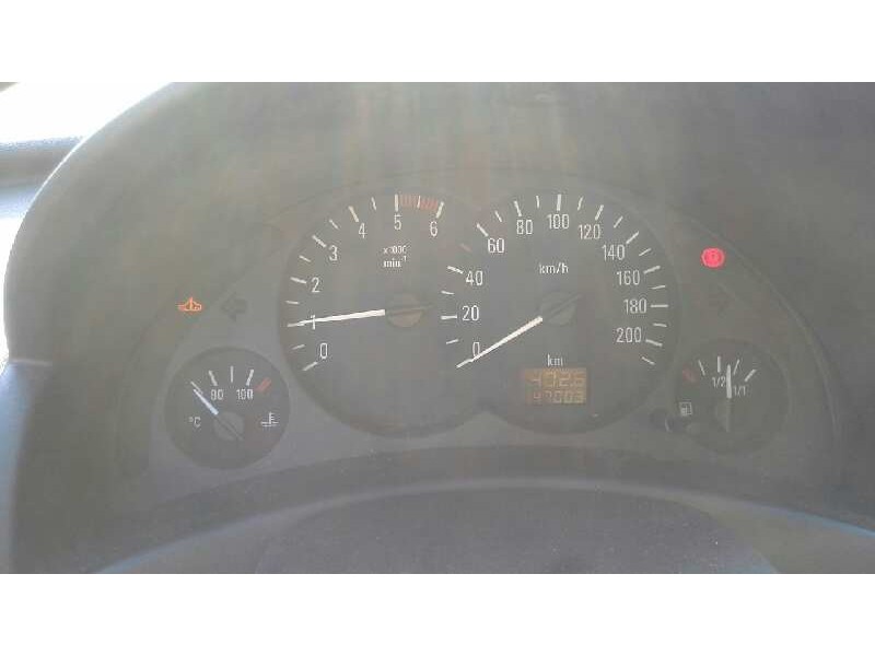 opel corsa c del año 2001