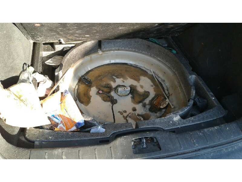 volvo v50 familiar del año 2004