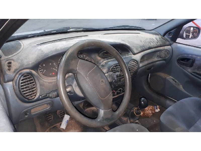 renault megane i berlina hatchback (ba0) del año 1998