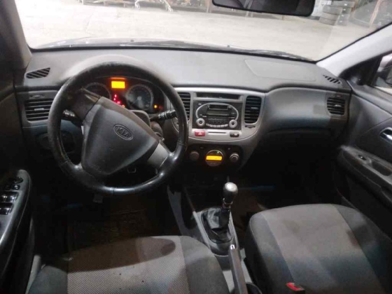 kia rio del año 2006