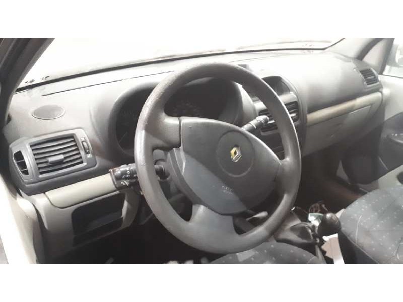 renault clio ii fase ii (b/cb0) del año 2001