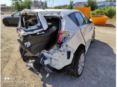 toyota auris del año 2013