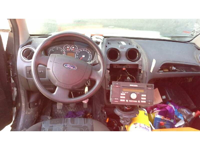 ford fiesta (cbk) del año 2002