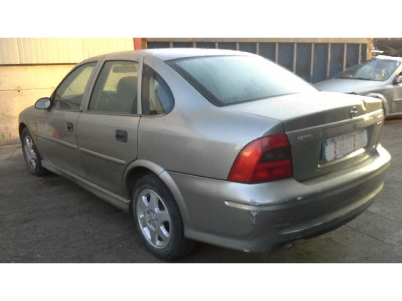 opel vectra b berlina del año 1999