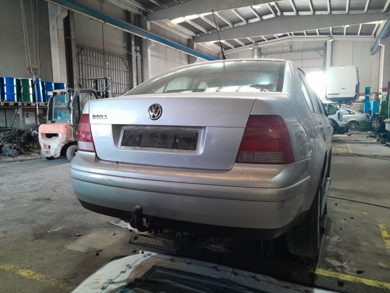 volkswagen bora i (1j2) del año 2004