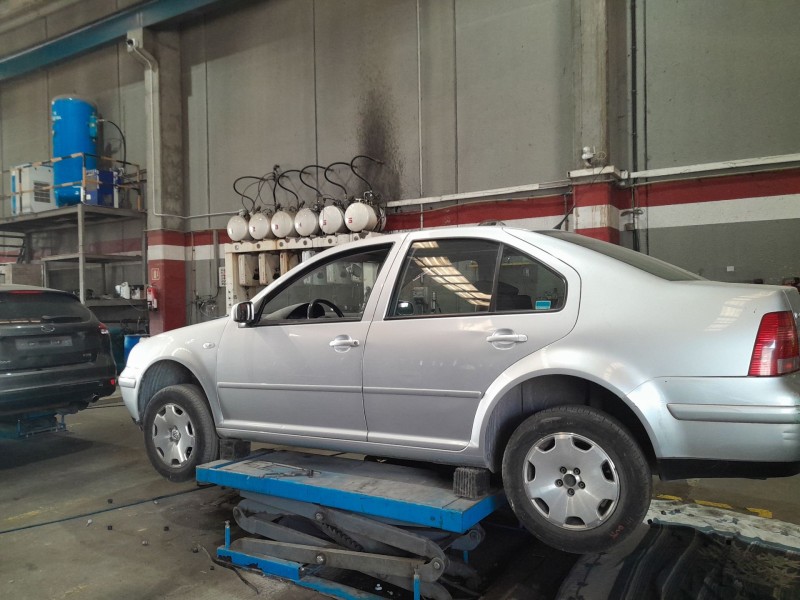 volkswagen bora i (1j2) del año 2004