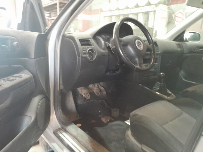 volkswagen bora i (1j2) del año 2004