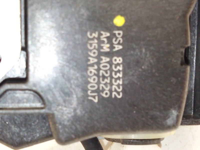 Recambio de cerradura puerta trasera izquierda para peugeot 3008 monospace (0u_) 1.6 hdi referencia OEM IAM 833322  