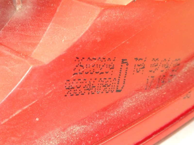 Recambio de piloto trasero derecho porton para peugeot 3008 monospace (0u_) 1.6 hdi referencia OEM IAM 9683460980  