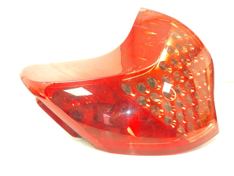 Recambio de piloto trasero derecho para peugeot 3008 monospace (0u_) 1.6 hdi referencia OEM IAM 9683460  