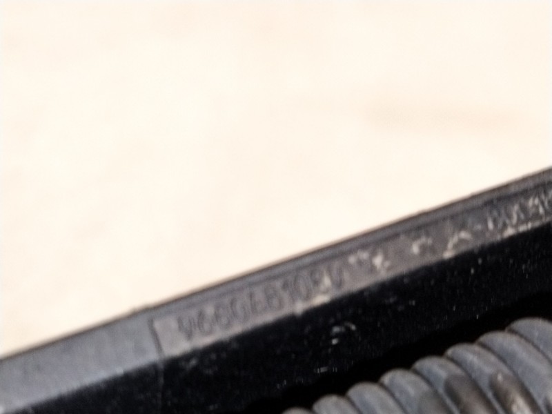 Recambio de brazo limpia trasero para peugeot 3008 monospace (0u_) 1.6 hdi referencia OEM IAM 9680481080  