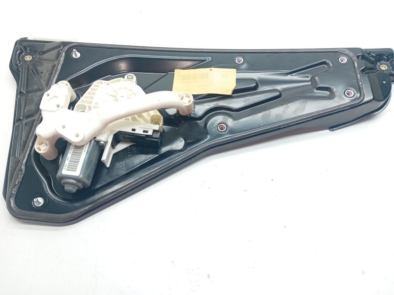 Recambio de elevalunas trasero izquierdo para land rover discovery 5 referencia OEM IAM AH2227001AB  