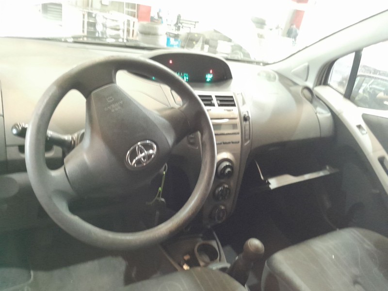 toyota yaris (_p9_) del año 2010